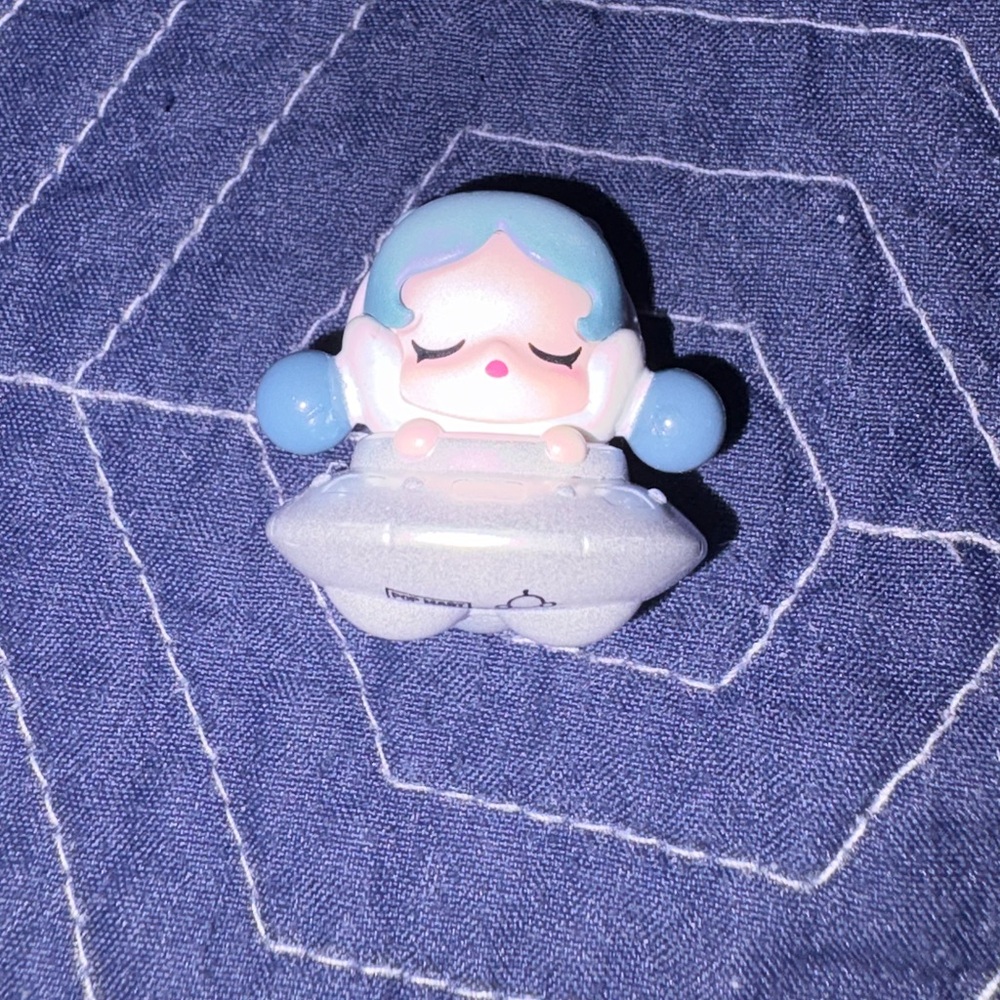 POP MART SKULLPANDA POP BEAN - UFO